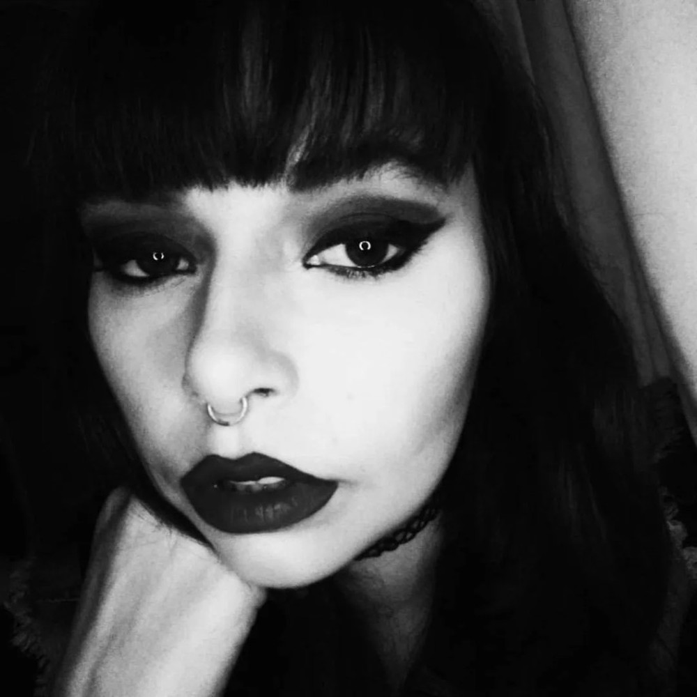 Meet your Posher, Selena